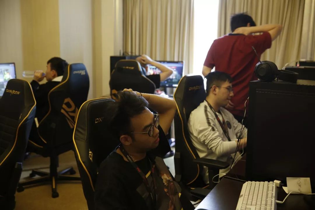 百万美元锦标赛在美国宣布，但组织者提出疑问