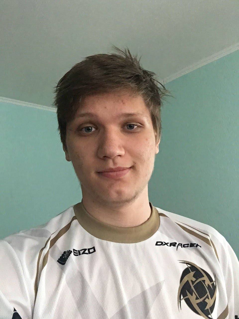 挂诗人的握！鲁莽地进入团队发送情况 Ultra Prime ，不操作，仅仅战斗和眩晕 Weibo Gaming 。