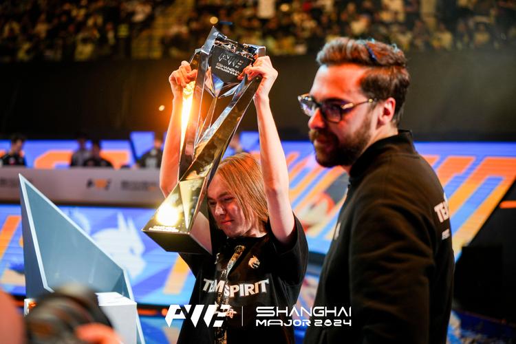 Mouz 晋级 2025 年 BLAST Open 春季总决赛，击败 Eternal Fire 。