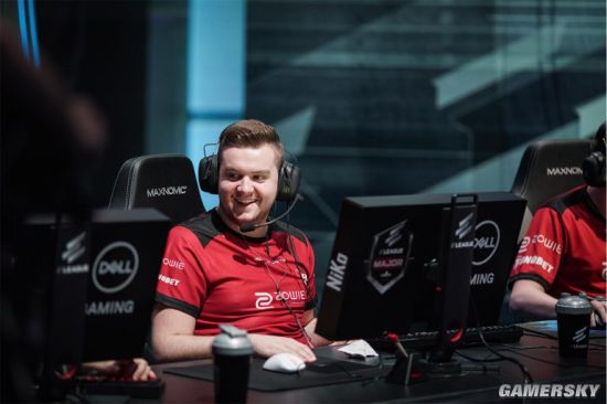 在今日LCS季后赛阶段，C9以3-0横扫FLY挺进决赛，并成功拿到了LCS联赛的第一个2023MSI名额