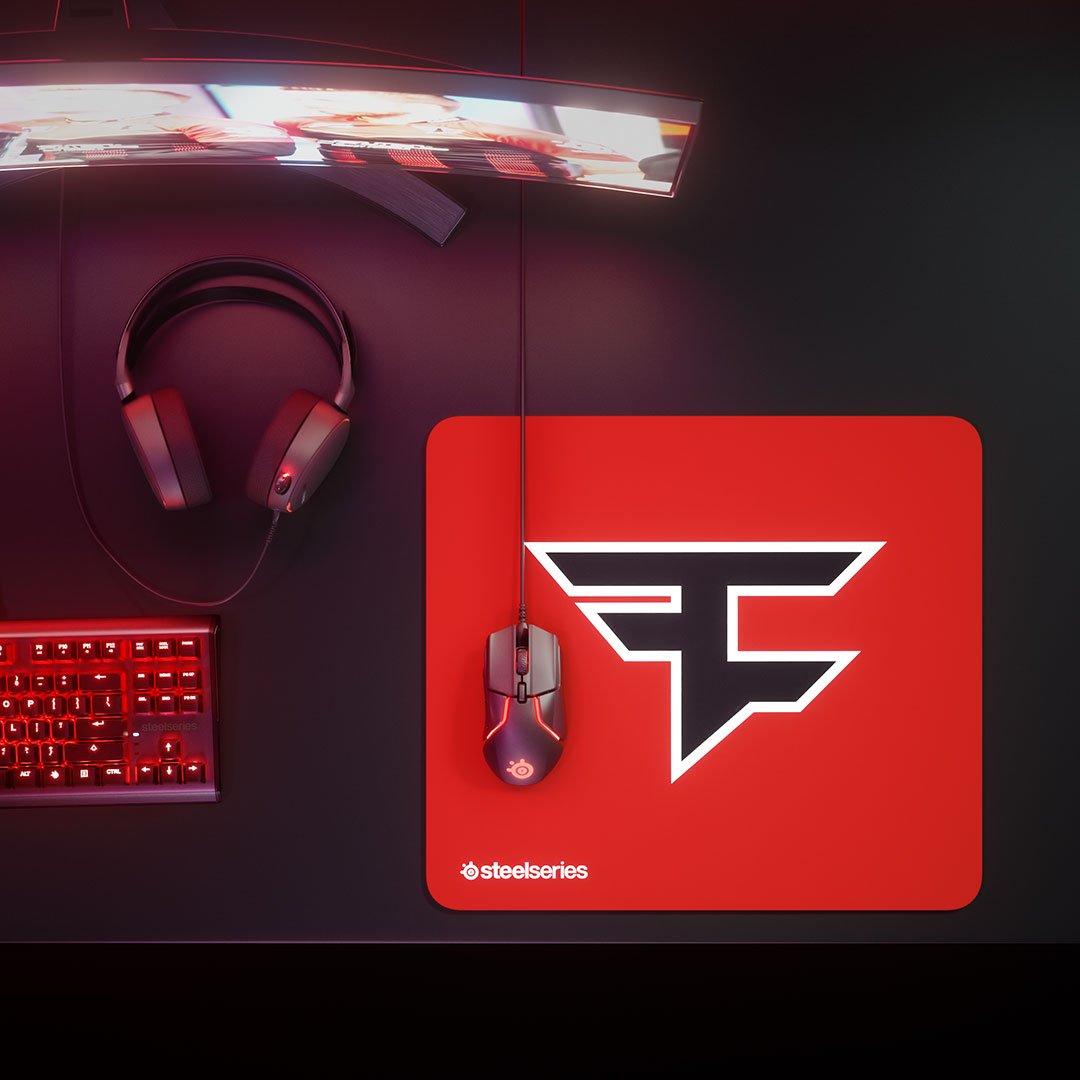 两名中路选手隐身，顶路选手激烈。Poby 进行了关键的操作，击败了 ThunderTalk Gaming ，并赢得了第一场比赛