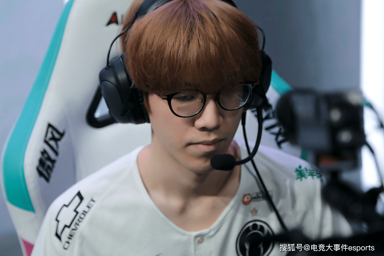 与选手故